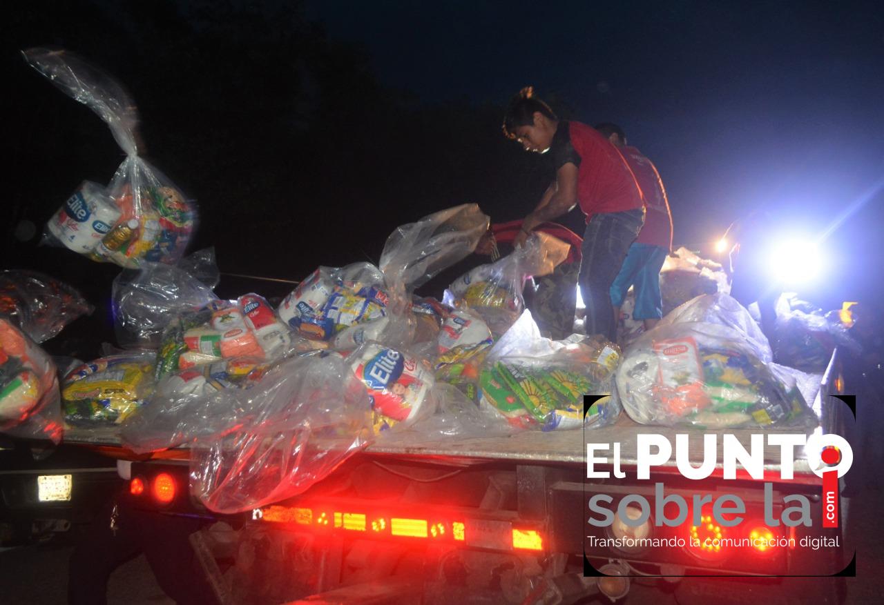 Se accidenta vehiculo que transporta despensas para la zona maya