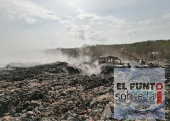 Continua incendio en el relleno sanitario de Chetumal