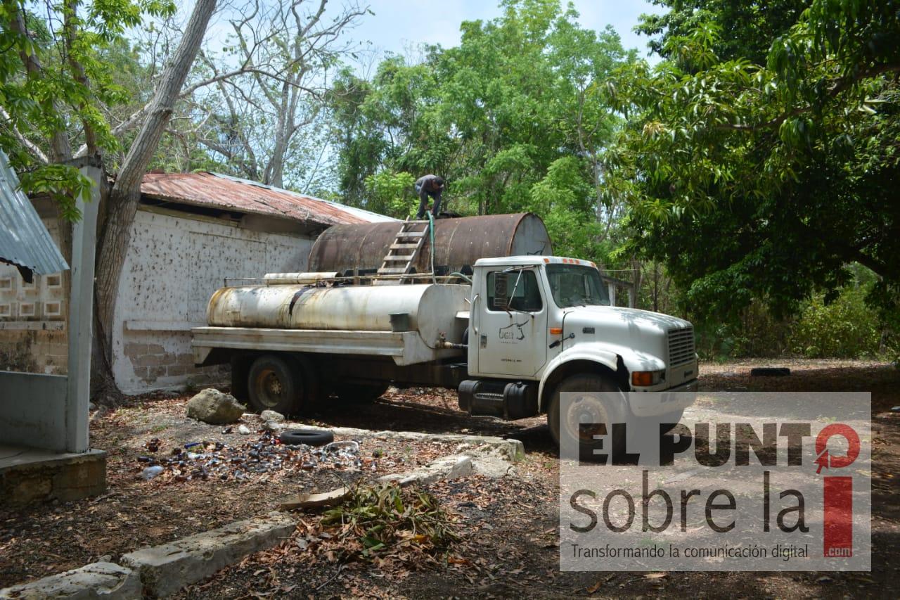 Entregan melaza a productores ganaderos de Othón P. Blanco