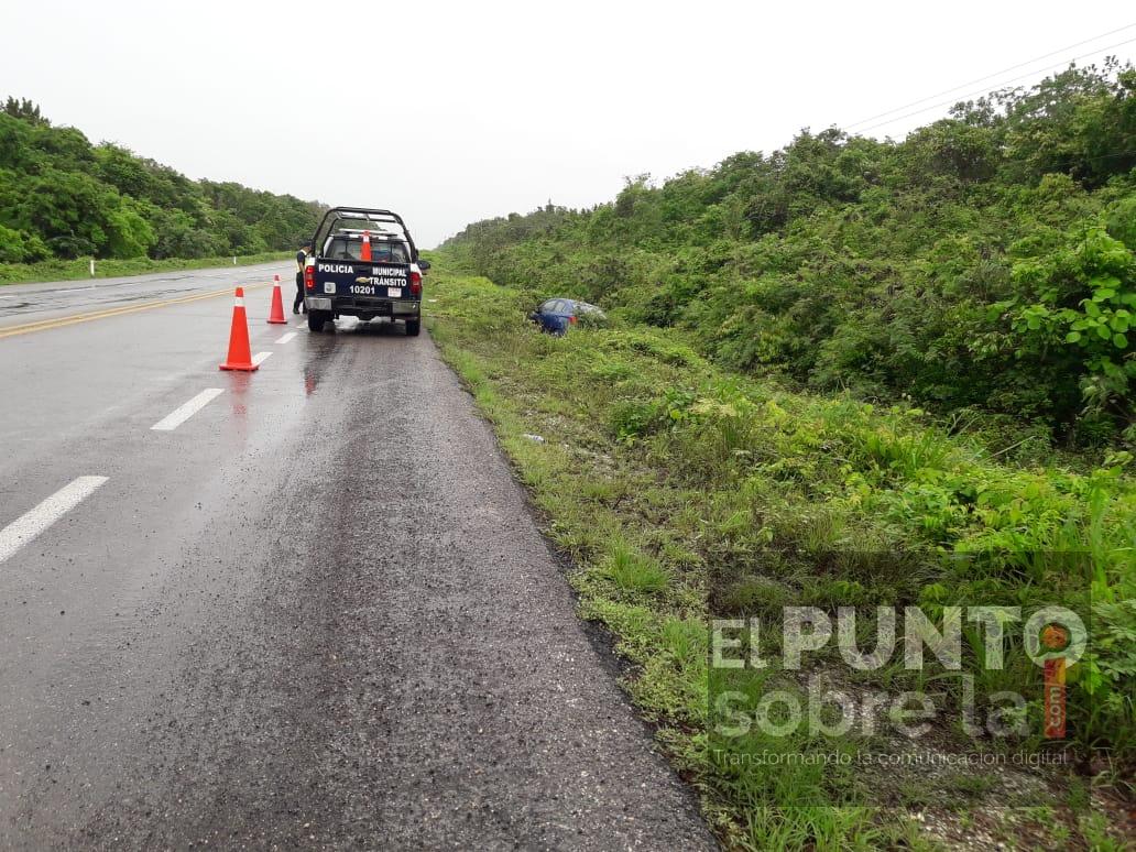 Lluvia provoca accidente en Bacalar