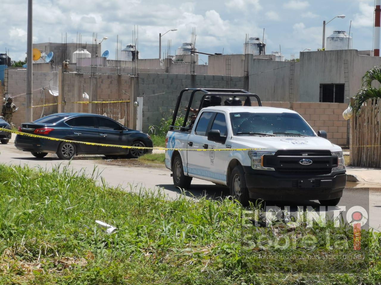 Detienen a 3 personas en cateo antidrogas