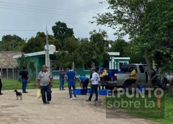 Empresario dona 800 kilogramos de pollo a comunidades afectadas por inundaciones