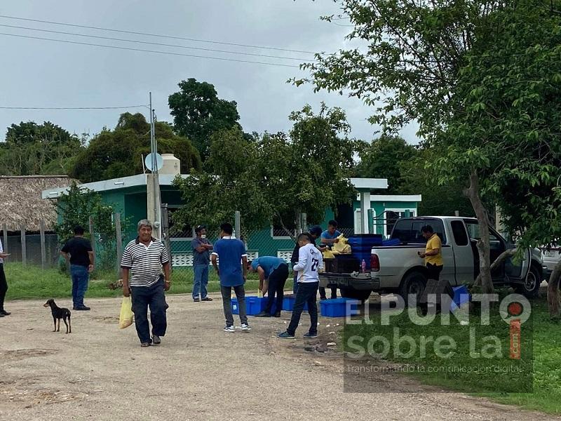 Empresario dona 800 kilogramos de pollo a comunidades afectadas por inundaciones