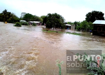Lluvias dejan incomunidado a Quintana Roo del resto del pais