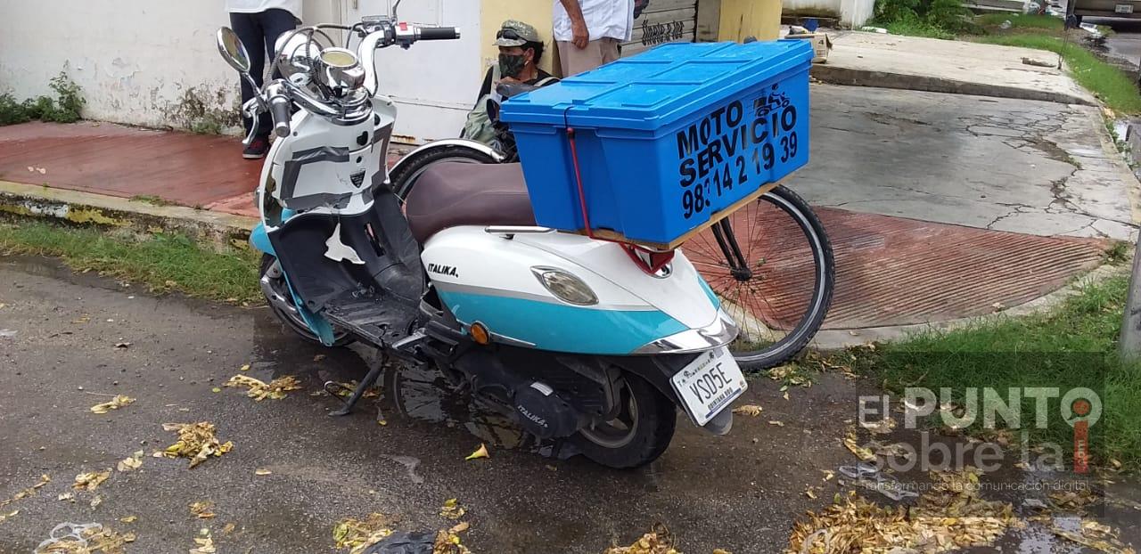 Pareja de motociclistas termina en el hospital