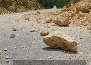 Otro derrumbe en la carretera Ucum-La Unión