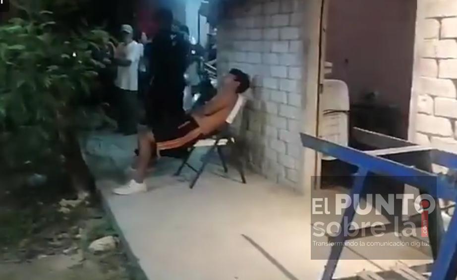 Delincuentes dejan como colador a joven en la salida de Tulum