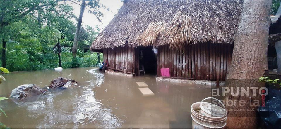 25 familias afectadas por inundaciones en Xcalacop