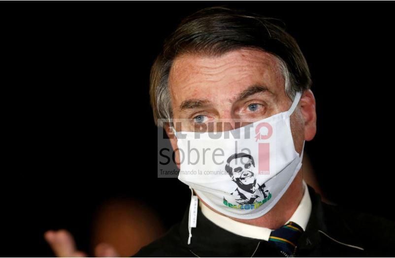 El presidente brasileño Jair Bolsonaro da positivo al test de COVID-19