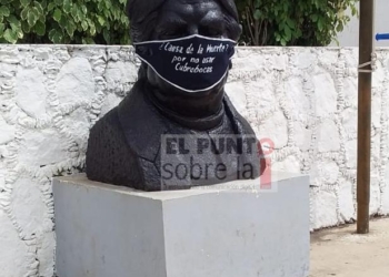 “¿Causa de muerte? Por no usar cubrebocas” y “Protégete y protege a los demás”