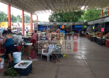 Varios locatarios del mercado del productor no acatan las disposiciones sanitarias