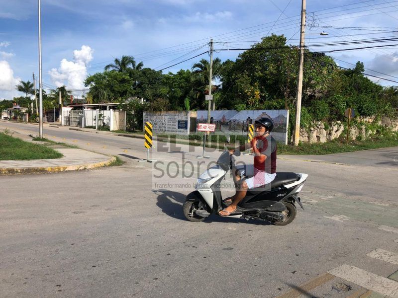 Ver para creer cierran tramo vial, CAPA dejó abierto un hoyanco
