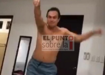 Le vale la investigación en su contra por 24 millones que no aparecen y baila ante «Tik Tok»
