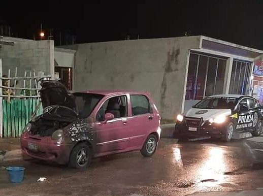 Intentan incendiar vehículo en Chetumal