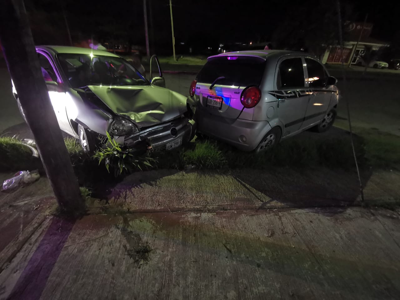 Un pleito de pareja termina en aparatoso accidente