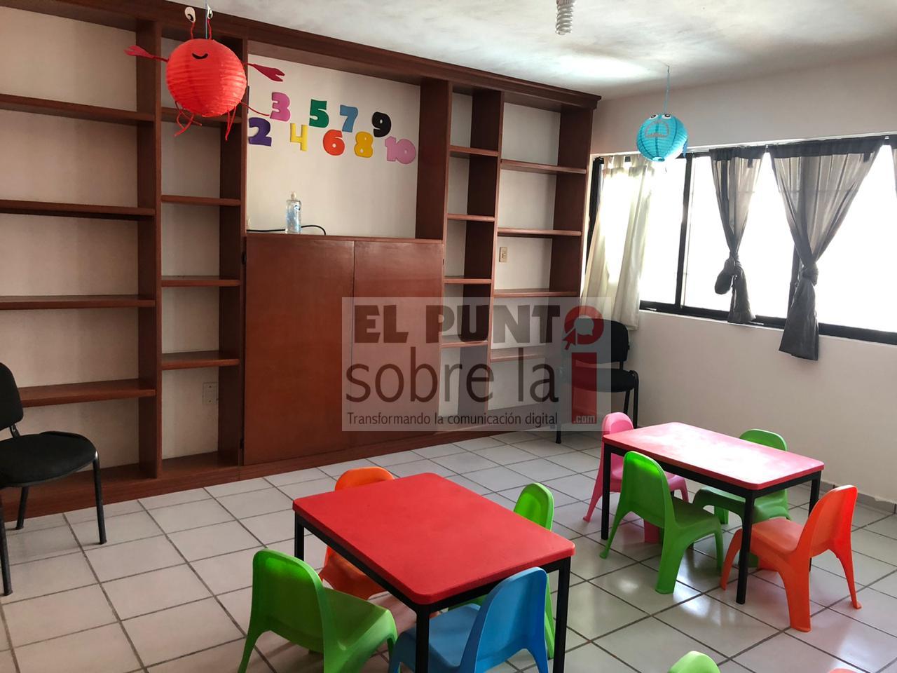 Protesta de padres de familia, exhibe irregularidades en proceso de licitación del ISSSTE