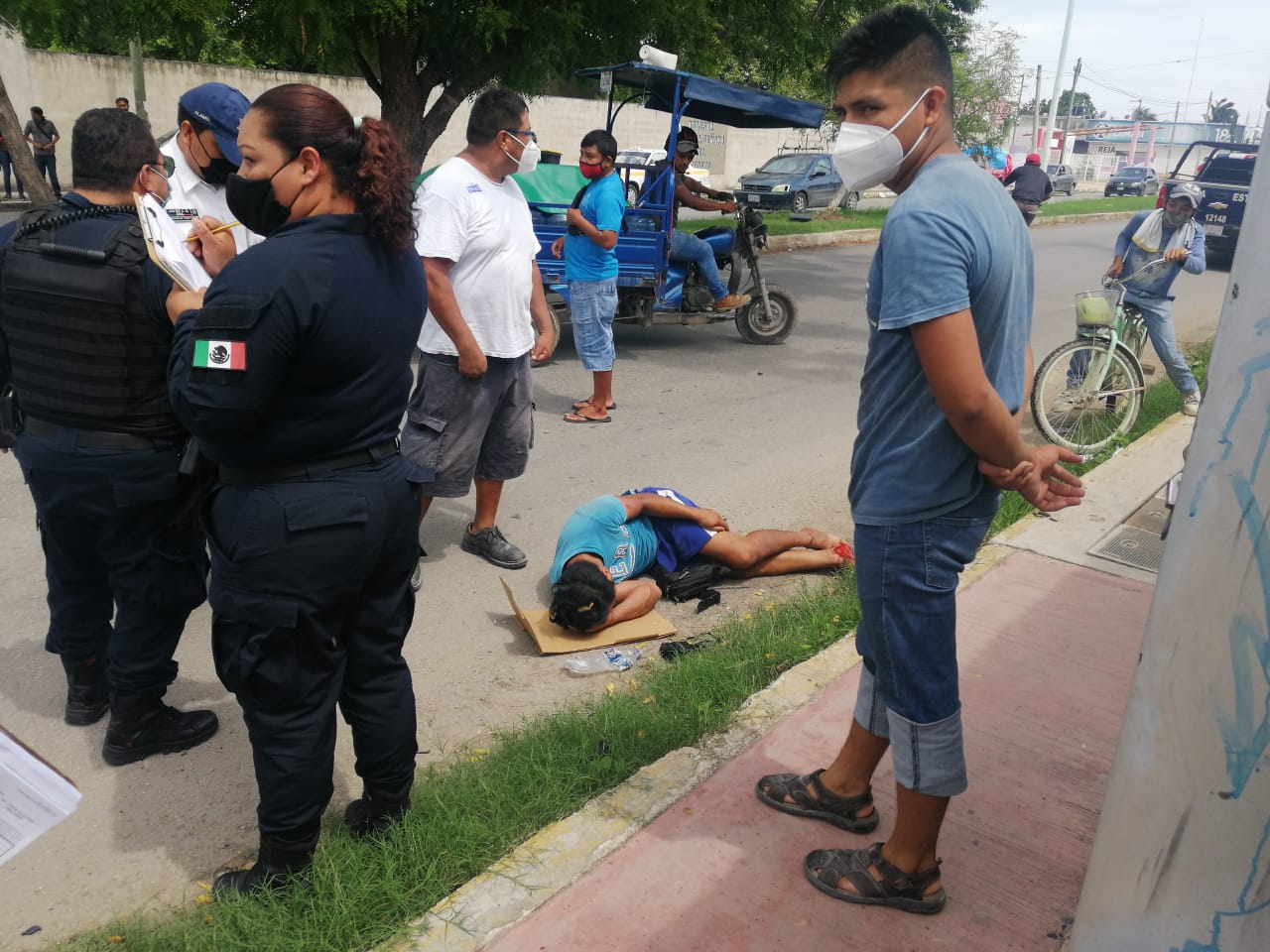 Joven motociclista resulta lesionado