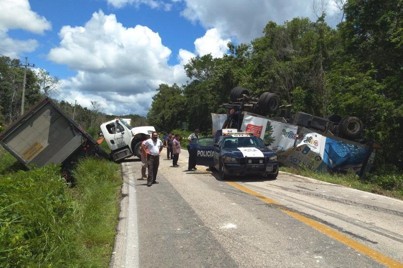 Guardia Nacional impide rapiña a trailer accidentado