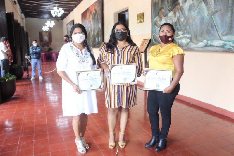 Reconocimiento municipal a bibliotecarios de la Capital del Oriente Maya