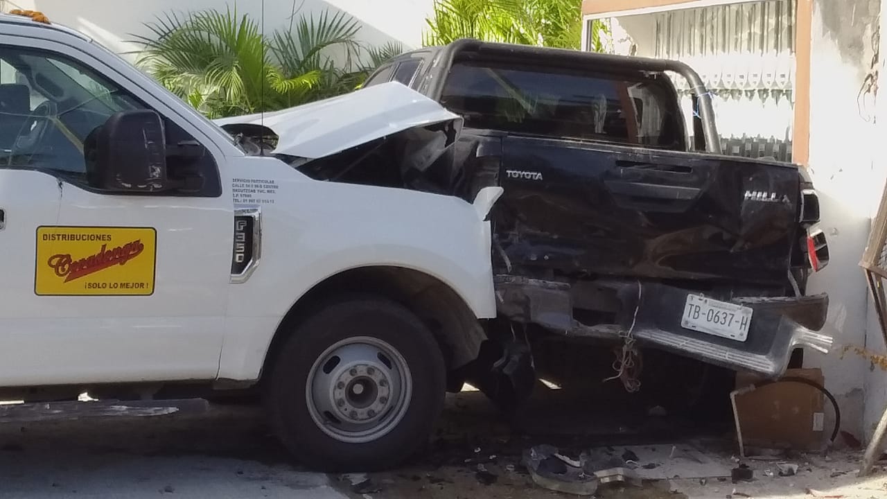 Accidente deja daños por 450 mil pesos