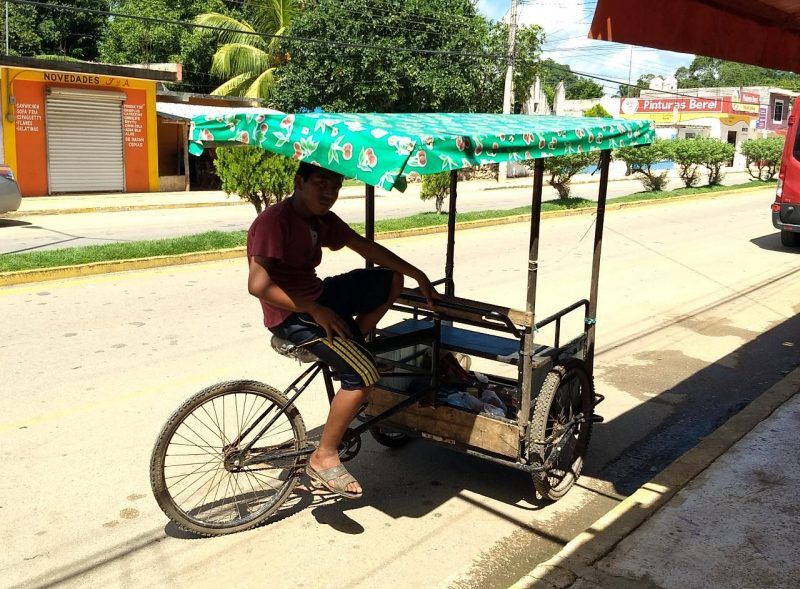 Tricitaxistas en el abandono de su sindicato