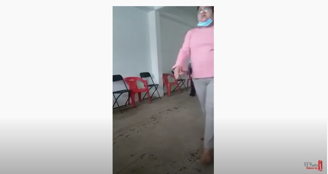 VIDEO: La Presidenta municipal de JMM Sofía Alcocer agrede a policía y la amenaza