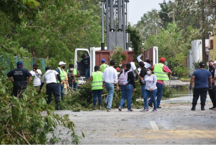 Laura Fernández pone en marcha megaoperativo de limpieza luego del paso del huracán “Zeta”