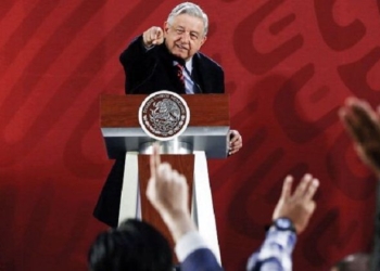 La política y sus demonios: Mazazo de Amlo a aspirantes: «La transformación la hace el pueblo»