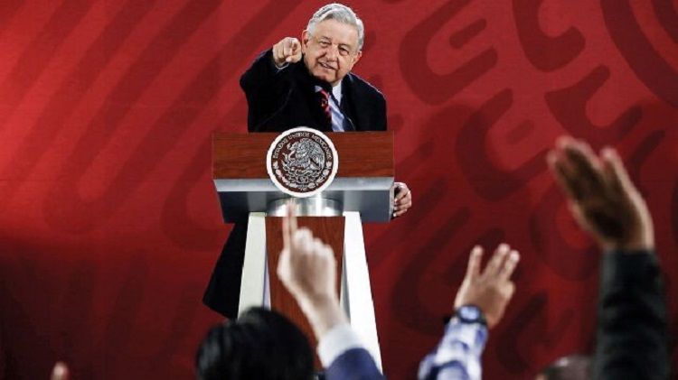 La política y sus demonios: Mazazo de Amlo a aspirantes: «La transformación la hace el pueblo»
