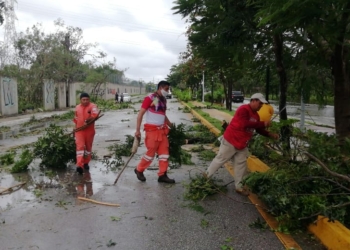 Recorre la presidenta Laura Beristain la ciudad y visita los refugios; saldo blanco tras el paso del huracán Delta
