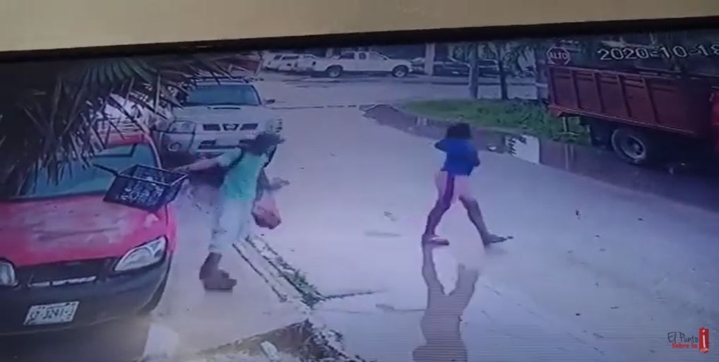 Una pareja aprovechó el descuido de un automovilista para robarle