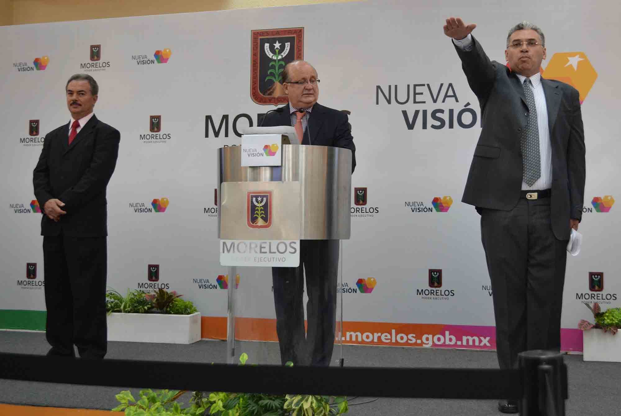 Da Carlos Joaquín atole con el dedo a feministas y quintanarroenses
