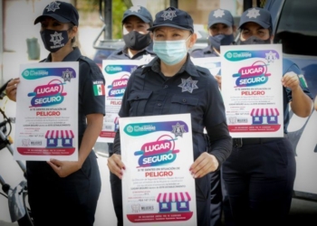 Mujeres policías salen a las calles de Solidaridad para reforzar campaña junto a iniciativa privada