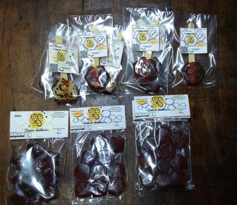 Joven morelense emprende un negocio de la venta de dulces artesanales