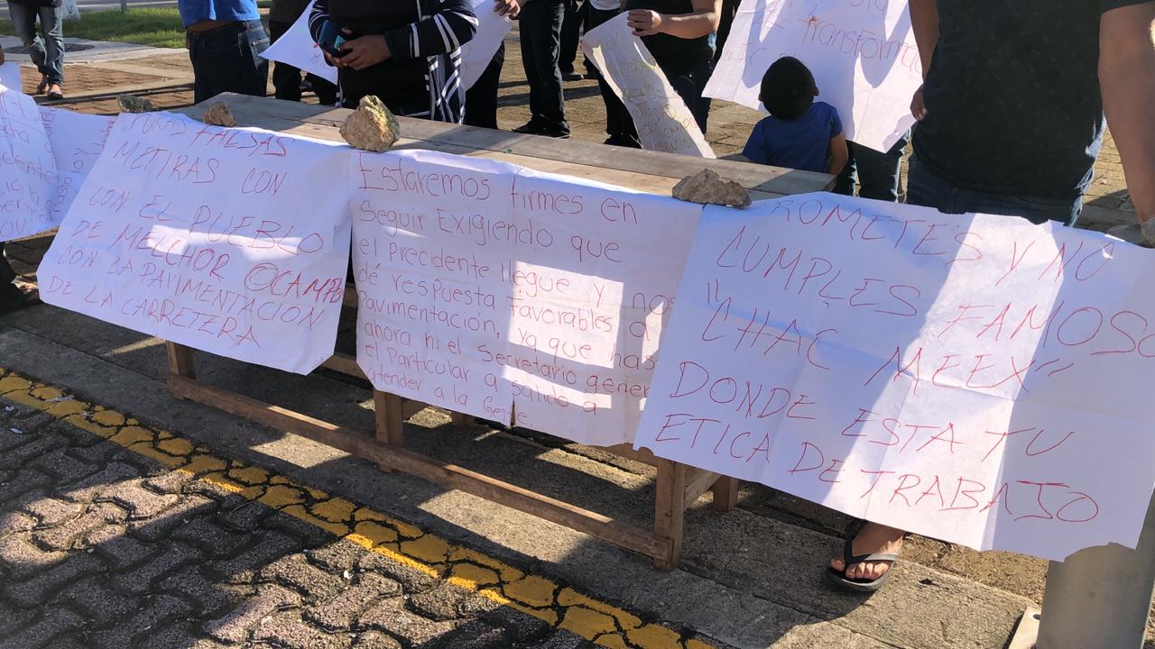 Manifestantes amenazan con bloquear la carretera Valladolid-Felipe Carrillo Puerto