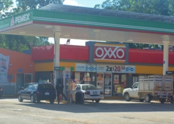 El precio de la gasolina en la cabecera municipal continúan sin bajar de precio