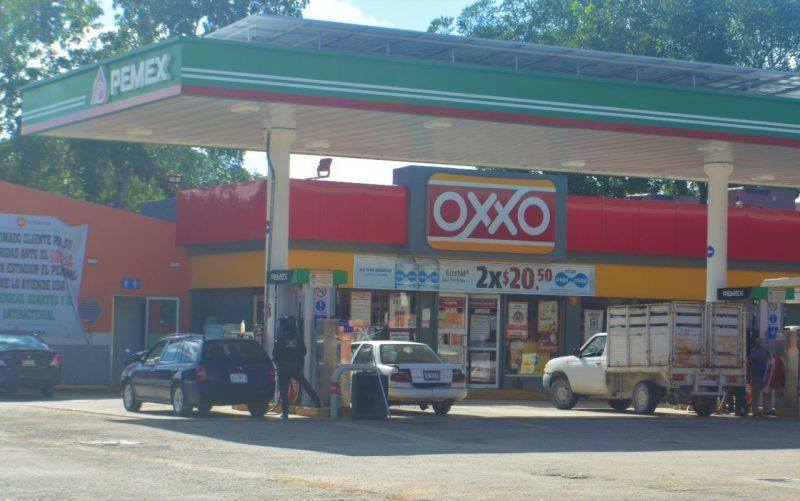 El precio de la gasolina en la cabecera municipal continúan sin bajar de precio
