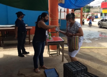 Instalan filtro sanitario en el mercado para prevenir nuevos contagios el Covid-19