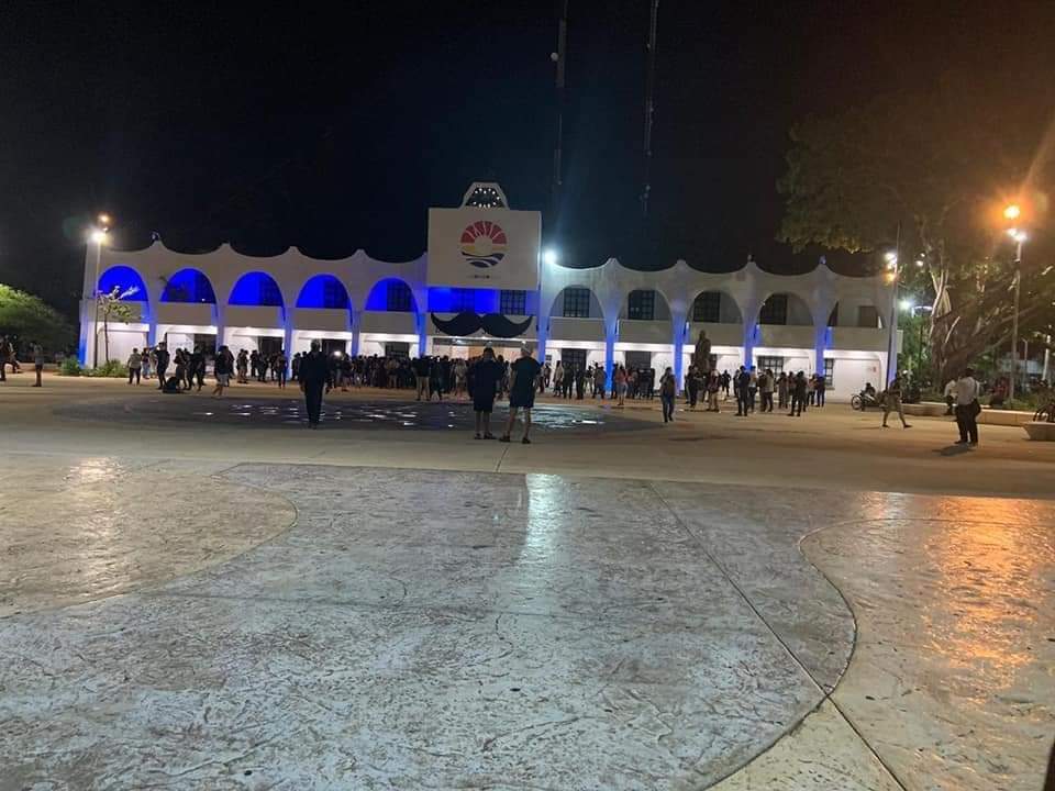 Ordena Carlos Joaquín rafaguear a manifestantes