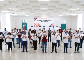Alienta Laura Beristain a jóvenes a comprometerse con el porvenir en Solidaridad