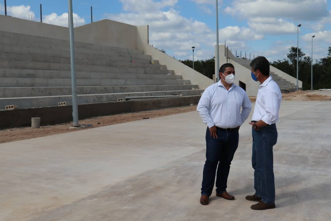 Continua a buen ritmo avance de los trabajos de construcción de unidad deportiva en la Universidad de Oriente