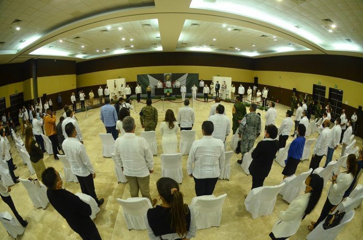 Conmemoran 46 aniversario de la Constitución de Quintana Roo