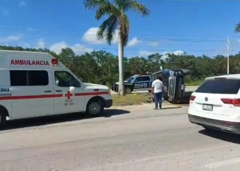 Vuelca camioneta de Víctor Mas Tah, sale ileso