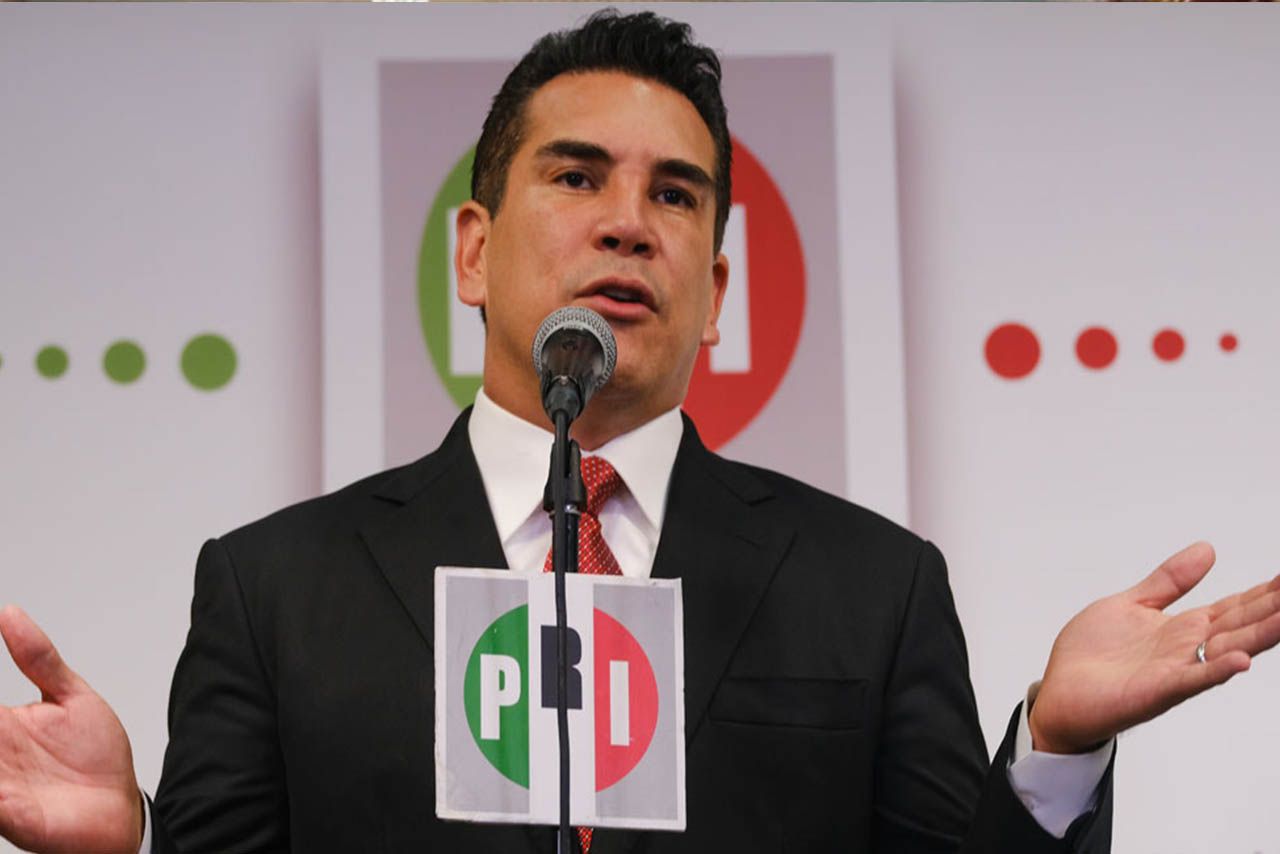 Reta a debate Alejandro Moreno a Mario Delgado