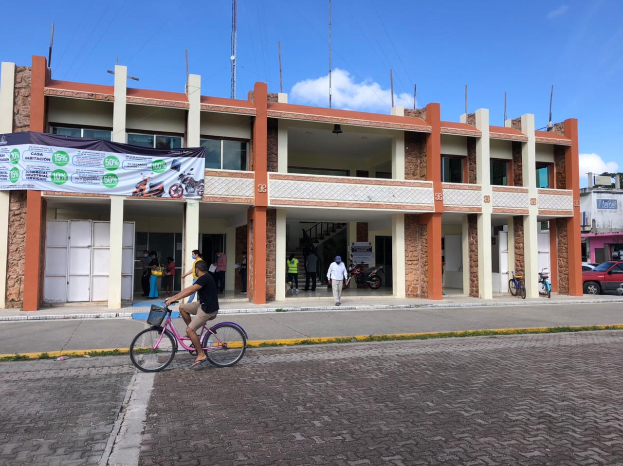 Ayuntamiento de Felipe Carrillo Puerto reduce al 20 por ciento la asistencia de trabajadores
