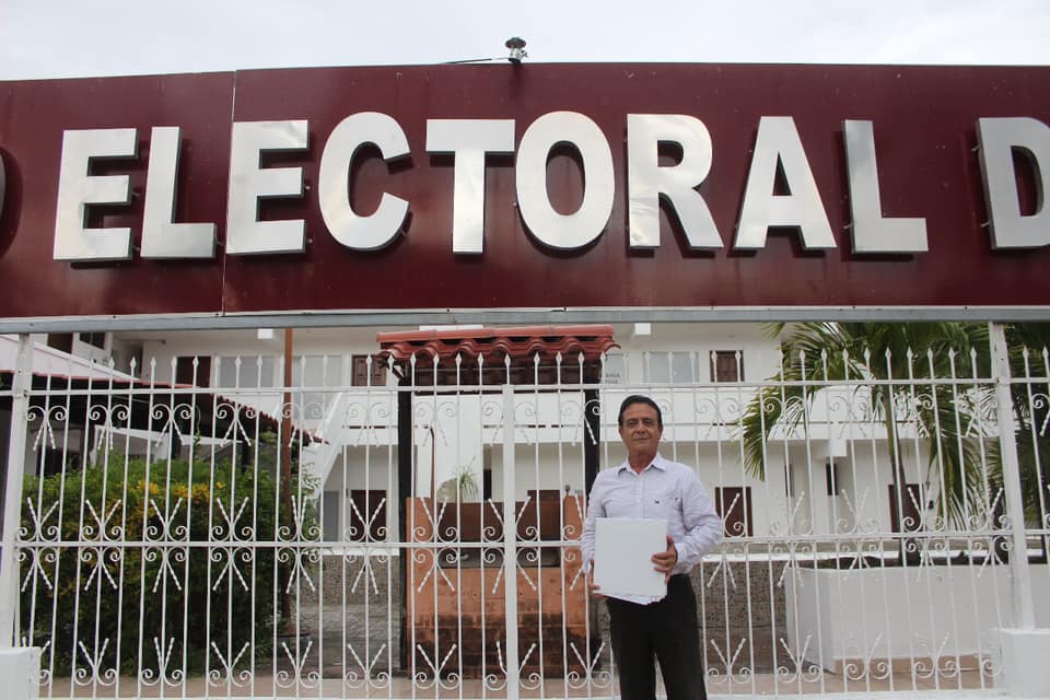 Rodrigo Camín se registra como aspirante independiente a la Presidencia Municipal de Othón P. Blanco