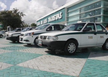 Reciben constancias candidatos de 3 planillas que contenderán por el sindicato de taxistas “Andrés Quintana Roo”