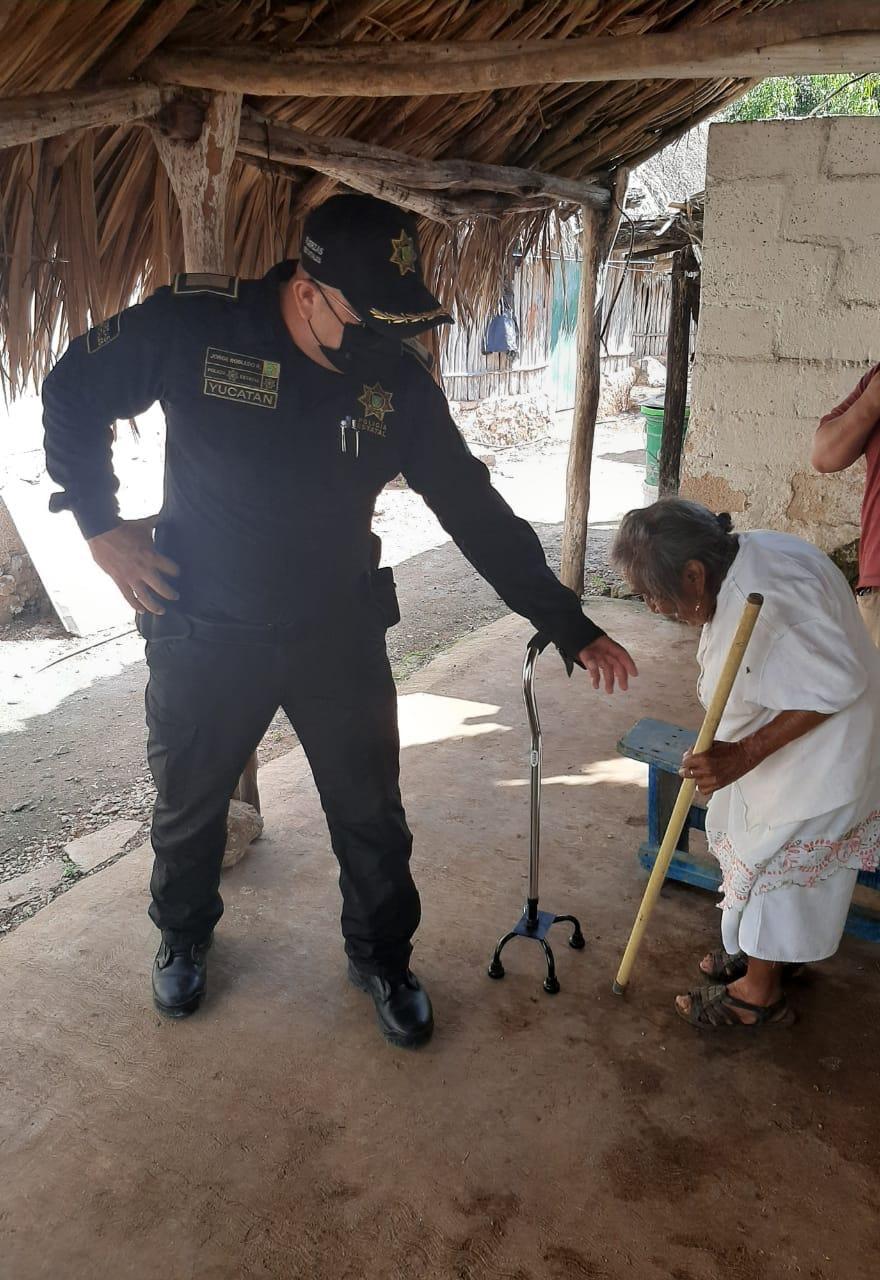 Policía, le tiende la mano a los más vulnerables