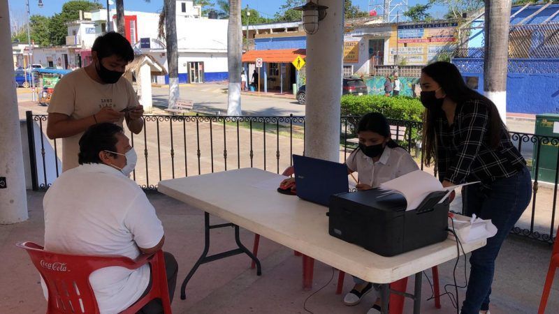 Abren módulo de registro en línea para la vacunación antiCovid-19, en el parque de Felipe Carrillo Puerto