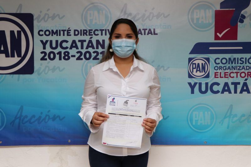 Pili Santos se registra como precandidata a diputada local por el XV Distrito